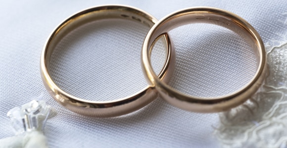 結婚後の婚約指輪の使い方