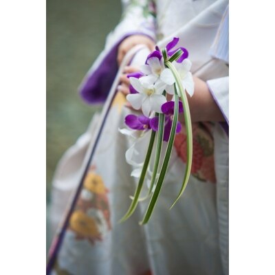 和装の際は、手首タイプもリストレットも人気！<br>【ドレス・和装・その他】【装花】彩り豊かな装花がおふたりの特別な一日を演出