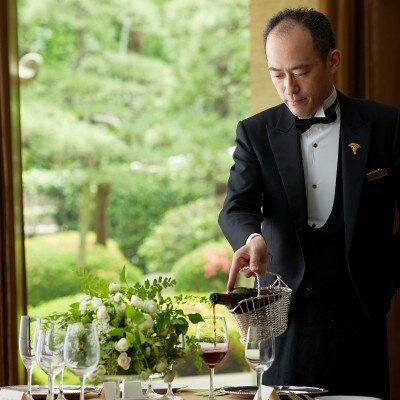 世界最優秀ソムリエコンクール日本代表の経験を持つソムリエがサポート<br>【料理・ケーキ】ワイン