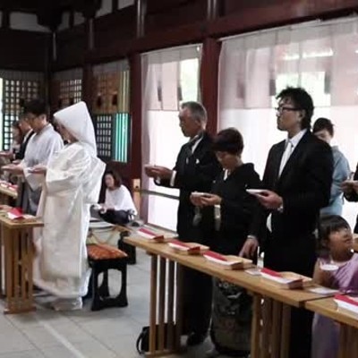 生島足島神社での厳かな挙式が叶えられる<br>【挙式】近隣の神社の挙式も可能