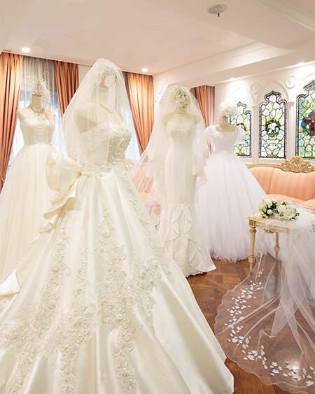 プレ花嫁さんたち必見！　桂由美ブライダルハウスで「運命のウエディングドレスの選び方」教えます