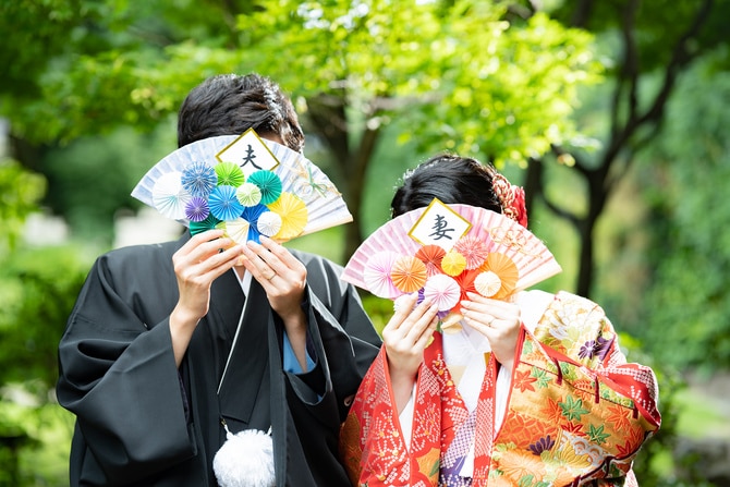 結婚式前撮りのすべてがわかる ポーズや費用 先輩花嫁のリアルなアンケート結果も マイナビウエディング