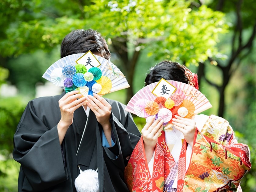 結婚式前撮りのすべてがわかる ポーズや費用 先輩花嫁のリアルなアンケート結果も マイナビウエディング