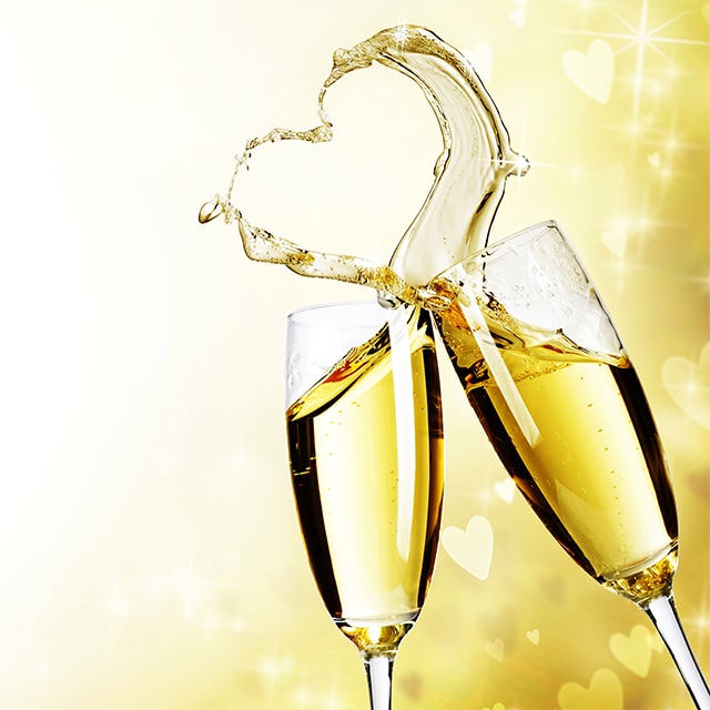 シャンパントースト、シャンパンサーベル…シャンパンを使った結婚式の演出アイデア｜マイナビウエディング プレミアムヴェニュー