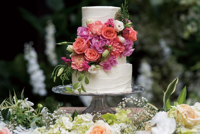 お花いっぱいのウエディングケーキ＆フラワーケーキのデザインアイデア｜マイナビウエディング プレミアムクラブ