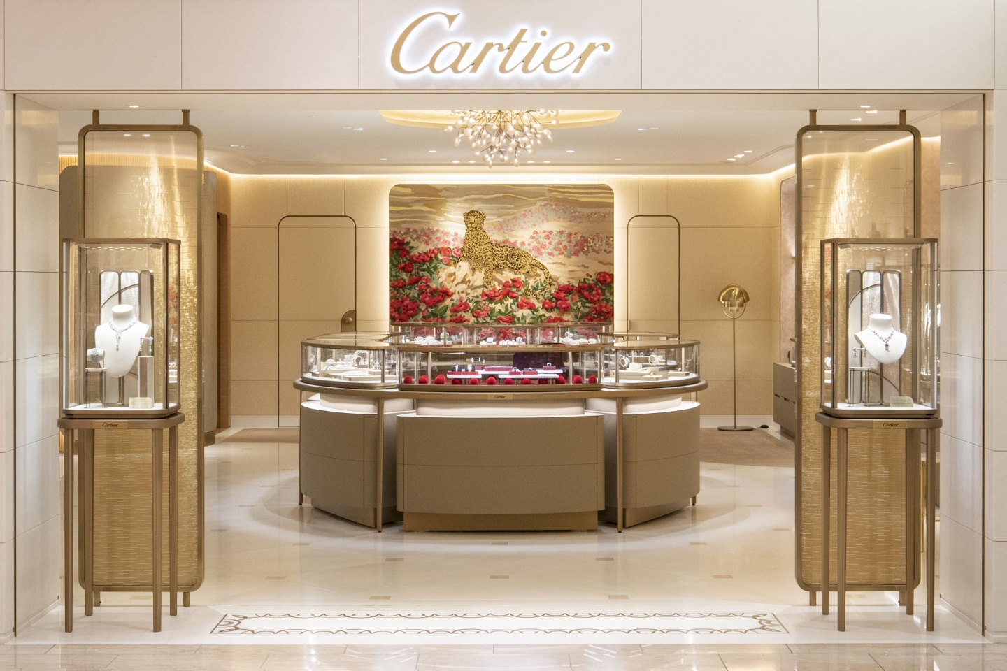 カルティエ ブティック 髙島屋大阪店」リニューアルオープン｜Cartier