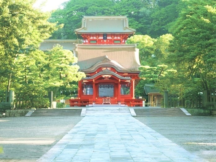 鎌倉を代表する鶴岡八幡宮で本格神前式を。古都の風情が晴れやかな人生の節目を彩る