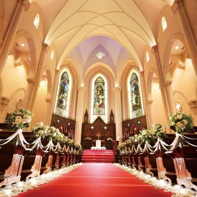 神奈川県最大級のアンティークステンドグラスの 教会は迫力があり、ゲスト全員が感動<br>【挙式】約200年もの歴史をもつステンドグラス輝く本格大聖堂 （着席～120名様）　