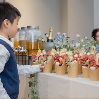 <br>【料理・ケーキ】グレージングテーブルスタイルのビュッフェでゲストとの時間を満喫！