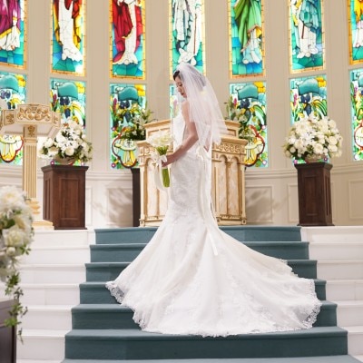 <br>【挙式】ステンドグラス輝くチャペルウエディング【着席～100名】<br><a href='/sp/wedding/people/403/10092/' class='link2'>この先輩カップルの体験レポートを見る</a>