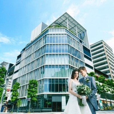 あらゆる方面からアクセス至便な渋谷駅から5分。大人花嫁にふさわしい空間