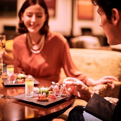 フリーフード&amp;ドリンクサービス 時間帯によりドリンクや軽食を無料でご用意<br>【付帯設備】宿泊施設