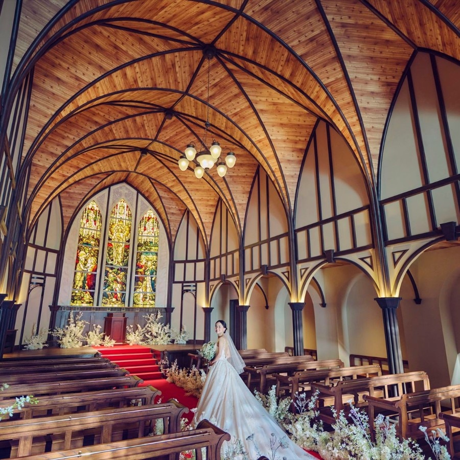 鹿児島最大級を誇る、天井高約9mのアーチが美しい本格ゴシック様式の大聖堂