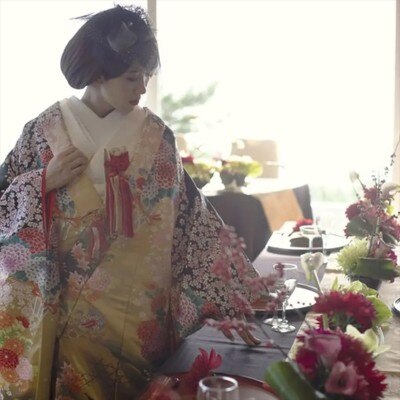 やわらかなドレープや白を基調とした空間が純真無垢な花嫁の美しさを引き立てる<br>【披露宴】披露宴