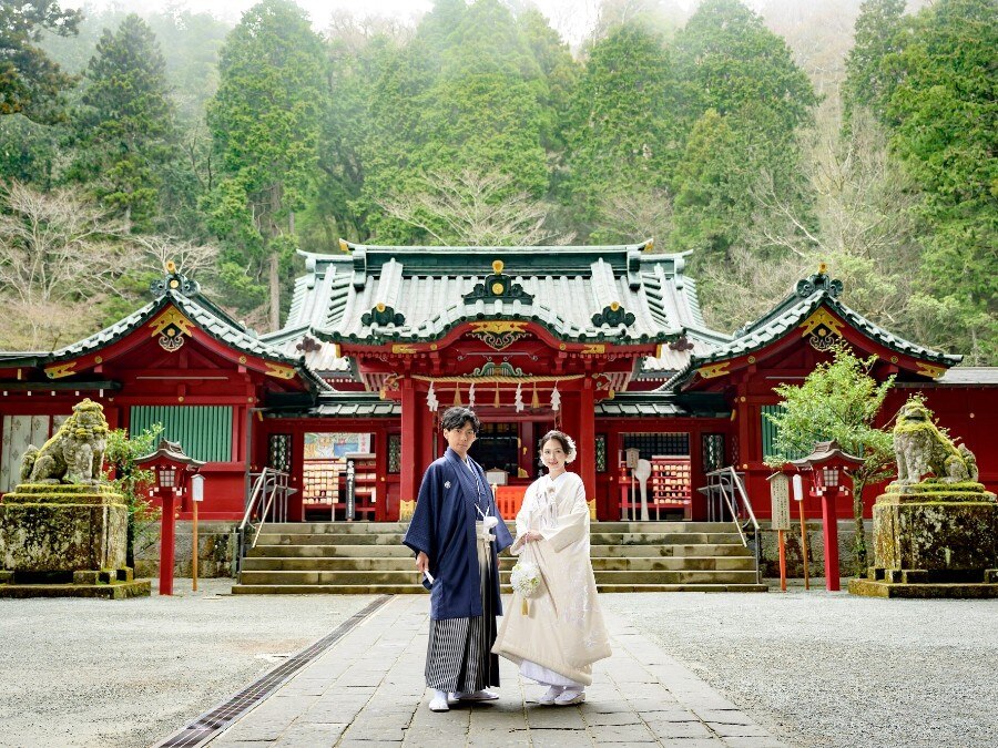 パワースポットとして多くの参拝者が訪れる箱根神社で本格的な神前式を