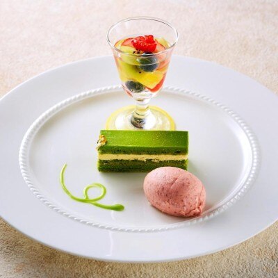 月に2回！ペアリング付きフルコース試食会はペア5.1万円相当。フェア参加で無料に<br>【料理・ケーキ】和洋折衷料理