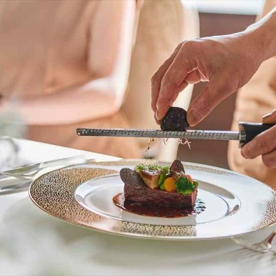  <br>【料理・ケーキ】フランス料理の世界大会で第3位を受賞した料理長が贈るおもてなし◆全会場にキッチンを併設するこだわり