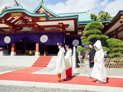 隣接徒歩2分 500年の歴史を誇る「日枝神社」での荘厳な本格神前式