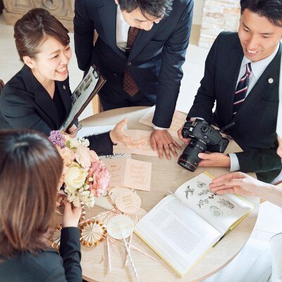 <br>【ドレス・和装・その他】頼もしいスタッフたちが、特別な一日を支えるから安心