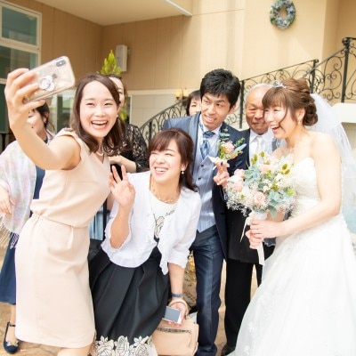 ゲストと自由に楽しめる空間に♪<br>【挙式】アフターセレモニー<br><a href='/sp/wedding/people/403/5952/' class='link2'>この先輩カップルの体験レポートを見る</a>