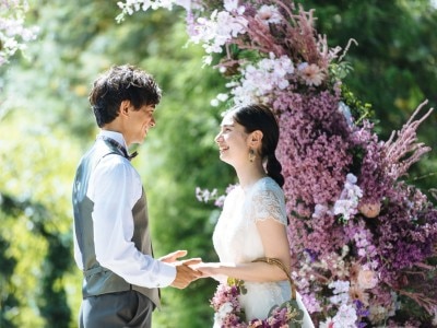 美しいロケーションが心を解きほぐしてくれる。自然体のまま過ごす結婚式がかなう