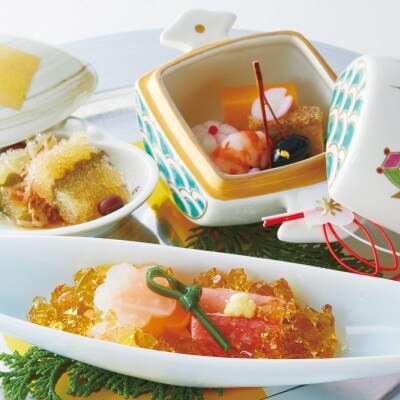 <br>【料理・ケーキ】【日本料理】素材そのものの旨味を引き出すために、丁寧に出汁をとるところから始まる
