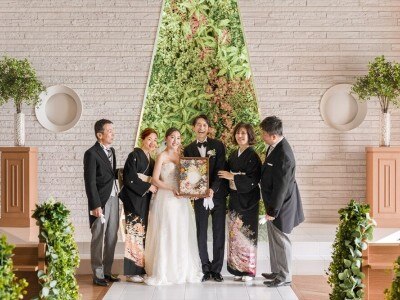 光と木のぬくもりに満ちたチャペルで家族の絆が深まるあたたかなセレモニーをかなえて