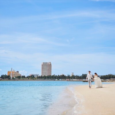 沖縄の美しい海と砂浜でリゾートウエディングを満喫してください<br>【付帯設備】ロケーション【ビーチ撮影】