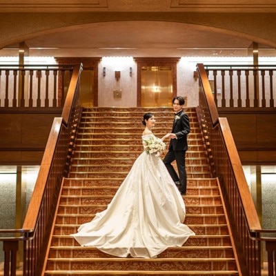 ホテルロビーの大階段。フォトスポットに人気。クラシカルな写真に<br>【付帯設備】フォトシューティング＆前撮り