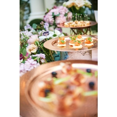 <br>【料理・ケーキ】結婚式を象徴するウェディングケーキ、ゲストの笑顔がエッセンスにもなるデザートビュッフェ