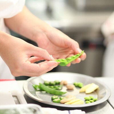  <br>【料理・ケーキ】食通ゲストも満足の美食コースでおもてなし