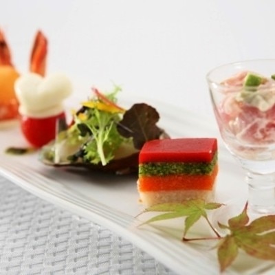 <br>【料理・ケーキ】お城の晩餐会が感じられる♪シェフこだわりの婚礼料理