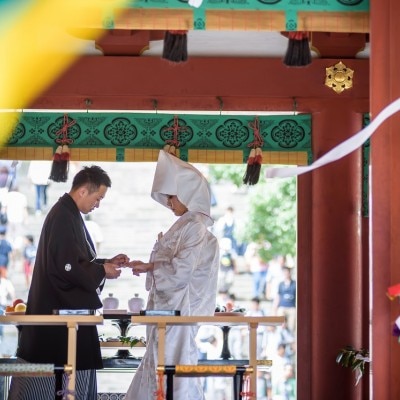 鶴岡八幡宮挙式シーン<br>【ドレス・和装・その他】【由緒ある神社での神前式】近隣の神社（森戸神社・鶴岡八幡宮）での神前式もご案内！ 