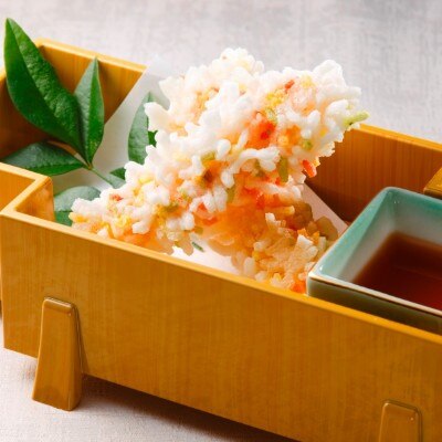 季節、時期に合った素材を活かす。日本料理の真髄を追及しています。<br>【料理・ケーキ】&lt;日本料理&gt;四季を重んじ、素材を活かす。旬の味を愛でる豊かなひとときを