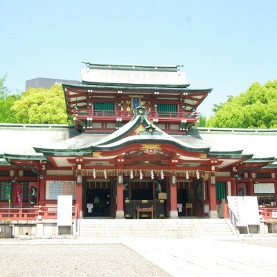 「富岡八幡宮」　本殿での本格的な神前式も手配可能