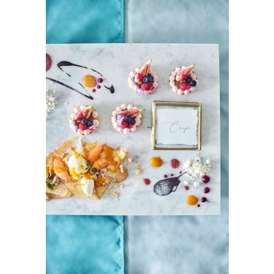 <br>【料理・ケーキ】結婚式を象徴するウェディングケーキ、ゲストの笑顔がエッセンスにもなるデザートビュッフェ
