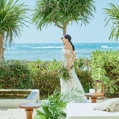 <br>【庭】白いチャペルと広大に広がる緑も感じれる撮影スポット