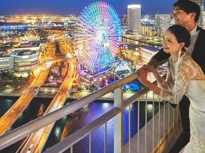 みなとみらい駅直結のリゾート感溢れる空間。ゲストも嬉しい駅直結でアクセス抜群。