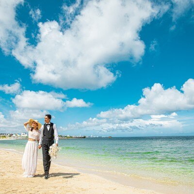 海と空の青色と砂浜の白色の美しいコントラストをバックに、思い出の瞬間を形に残して<br>【付帯設備】【付帯設備】ロケーション【ビーチ撮影】