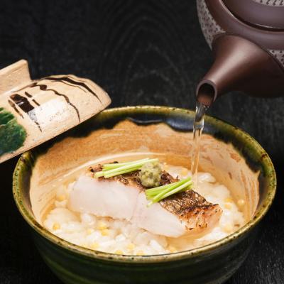 【会席料理】《御祝飯》　天然真鯛のお茶漬け 北海道羅臼昆布仕立て