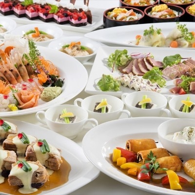 <br>【料理・ケーキ】フランス料理や日本料理など好みのジャンルから選べる披露宴会場