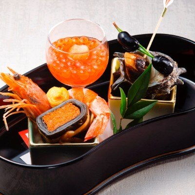 和、洋、中の特性を活かした折衷料理もオススメです<br>【料理・ケーキ】&lt;日本料理&gt;四季を重んじ、素材を活かす。旬の味を愛でる豊かなひとときを