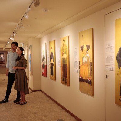 館内には、琉球王国の歴史をたどるオリジナルの絵画作品を展示したギャラリーも<br>【付帯設備】ゆったりとした造りの部屋に、ギャラリーや畳が敷かれた座禅の間も備える