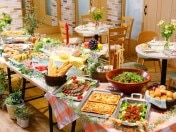 好きな料理を好きなだけ選べるビュッフェスタイルなら、どんなゲストにも喜ばれます♪
