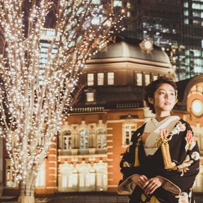 東京ステーションホテルで結婚式をすると、東京駅周辺で優先的に撮影がかなう