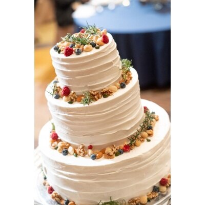 ふたりの希望に合わせて、パティシエが世界に一つのウエディングケーキをデザイン<br>【料理・ケーキ】料理・ケーキ