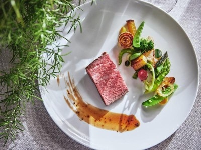 厳選食材を使用したお料理は見た目も美しい
