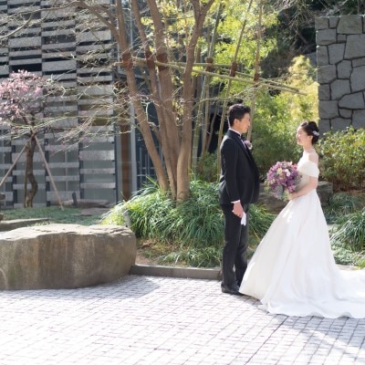 <br>【庭】庭園の豊かな緑に包まれて美しく写真が映える庭園