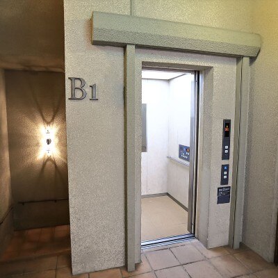 エレベーターもしっかり併設<br>【付帯設備】名古屋駅までの送迎サポート有◎駐車場も完備されたゲストも安心の付帯設備