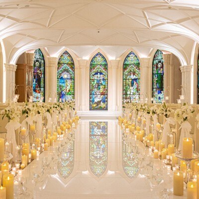 <br>【挙式】360度アンティークステンドグラスに囲まれた白亜の大聖堂。本物だけを使用した特別な空間で感動挙式を